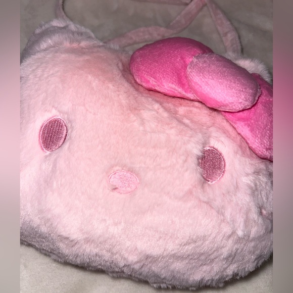 Hello Kitty Purse - Picture 3 of 8